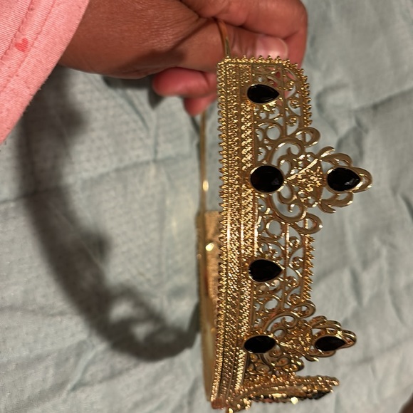 Crown - Picture 3 of 6